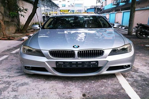 BMW 318i Model 2011  Performance Edition 